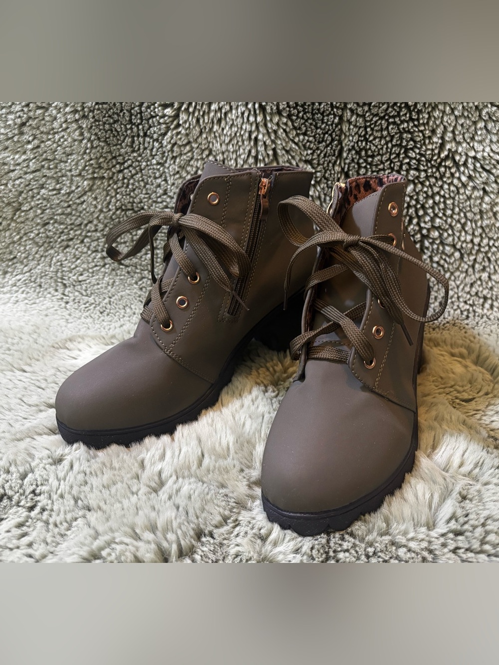 Women’s Green Lace-Up Ankle Boots with Side Zip